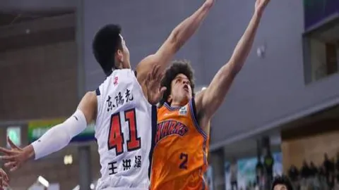 东北冰雪产业借亚冬会迈向腾飞2025-01-14